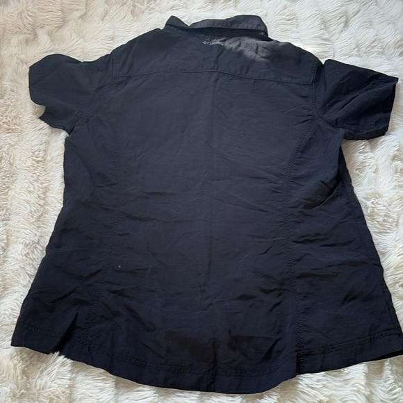 24 Columbia Black Button Up Shirt Small | Outdoor Hiking Camping Travel Top - Picture 3 of 7